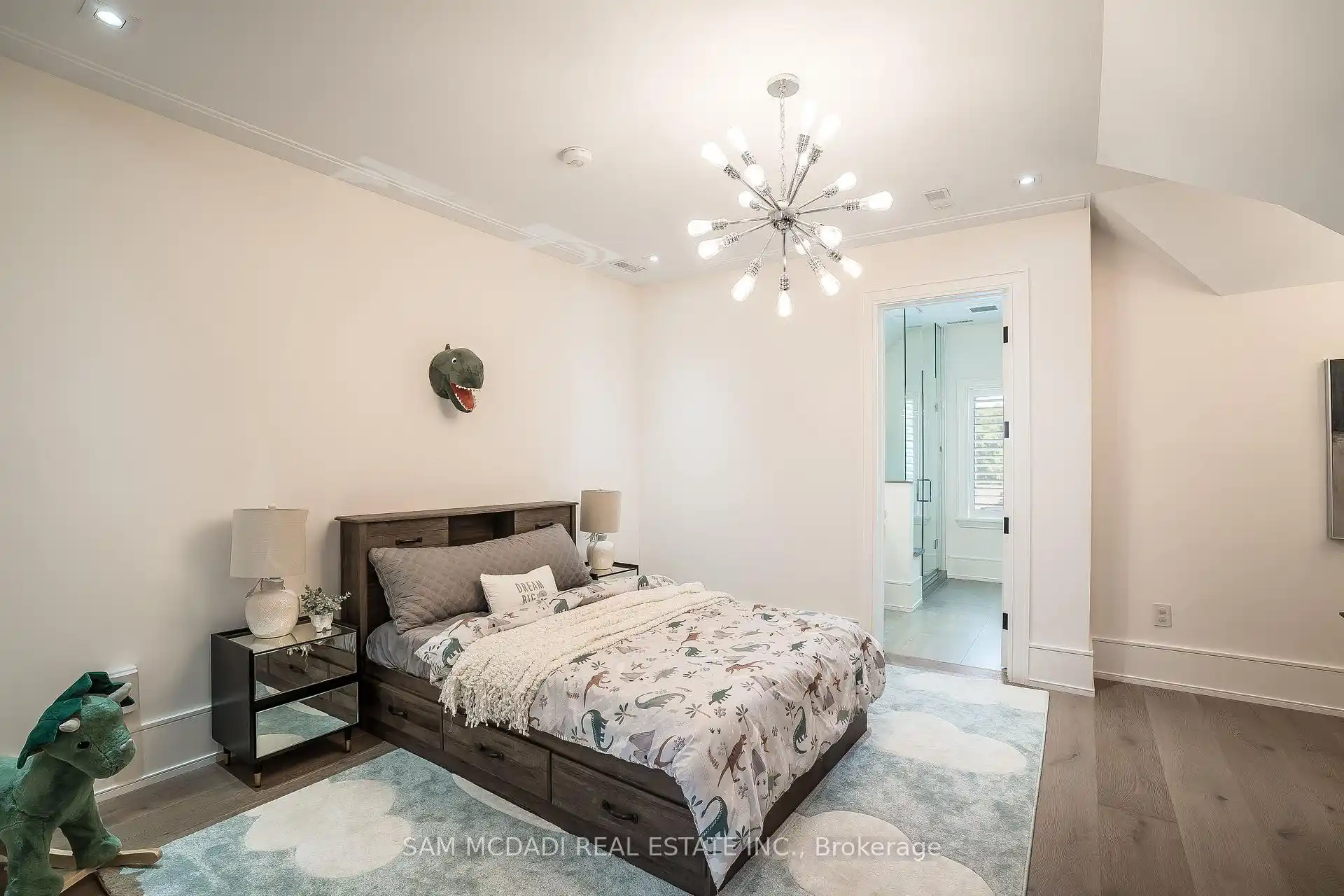 231 Wedgewood Drive, Oakville (W12736948) – image 37