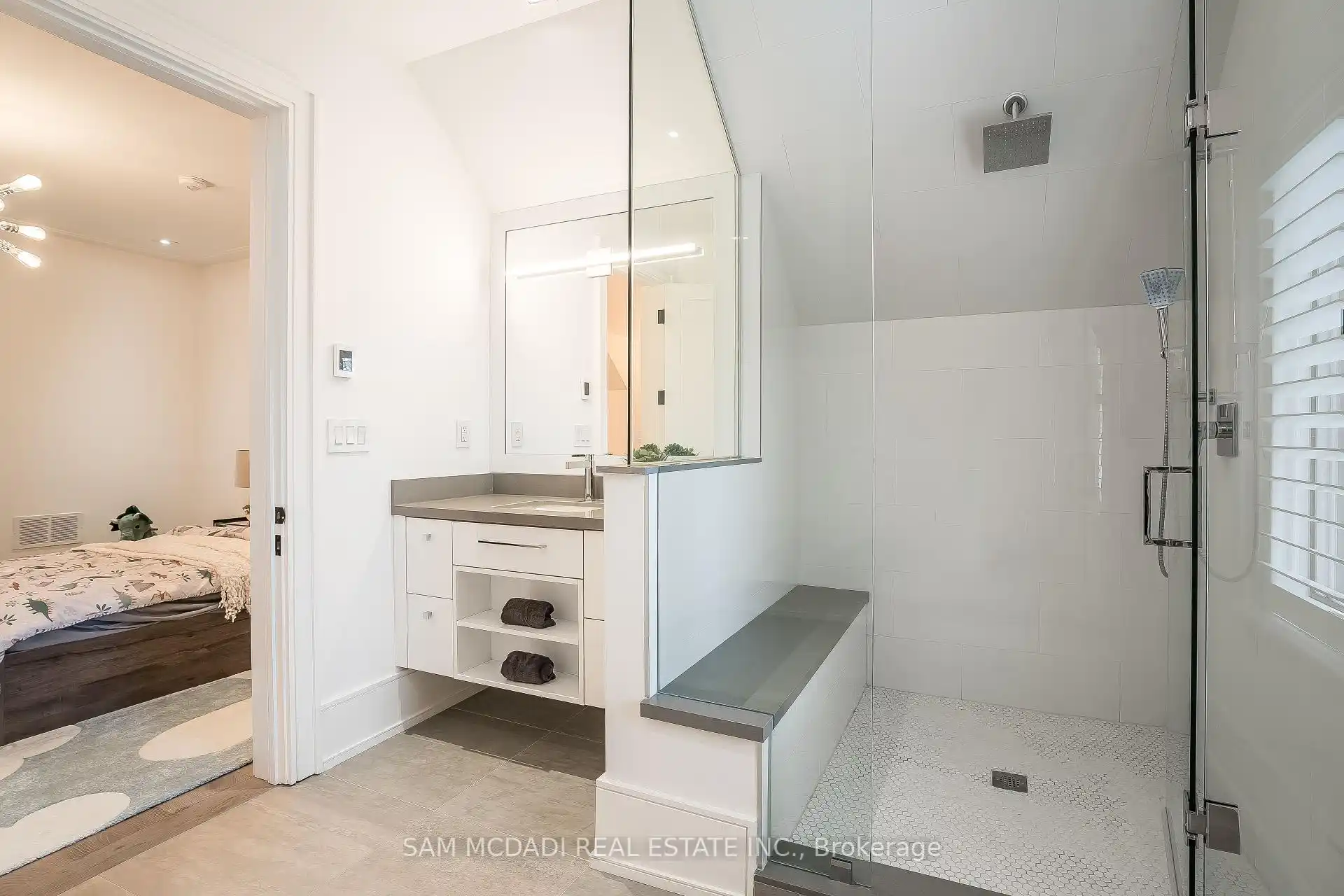 231 Wedgewood Drive, Oakville (W12736948) – image 38