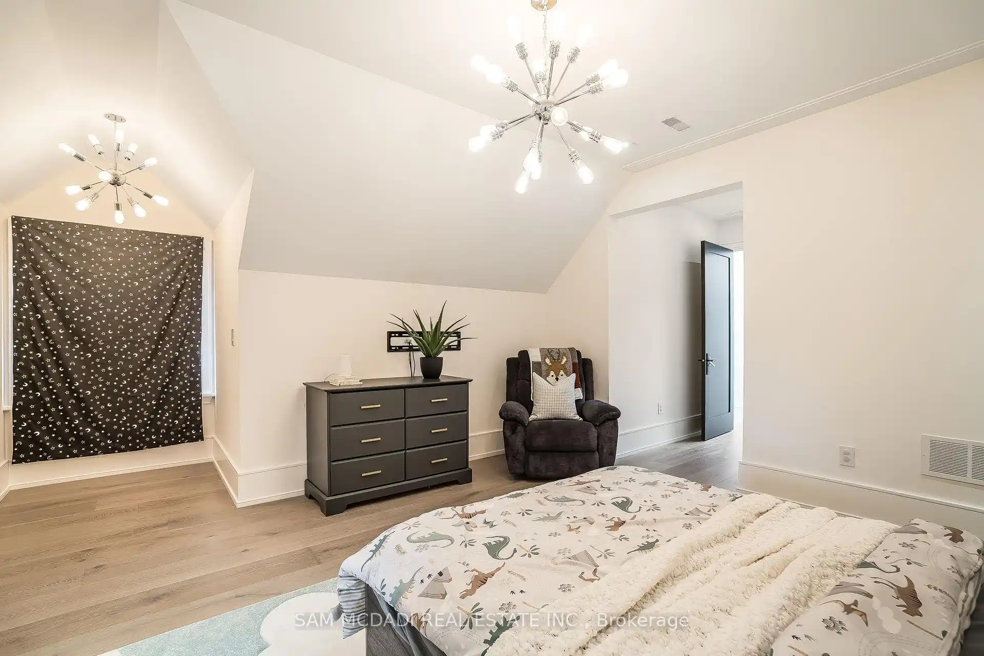 231 Wedgewood Drive, Oakville (W12736948) – image 39