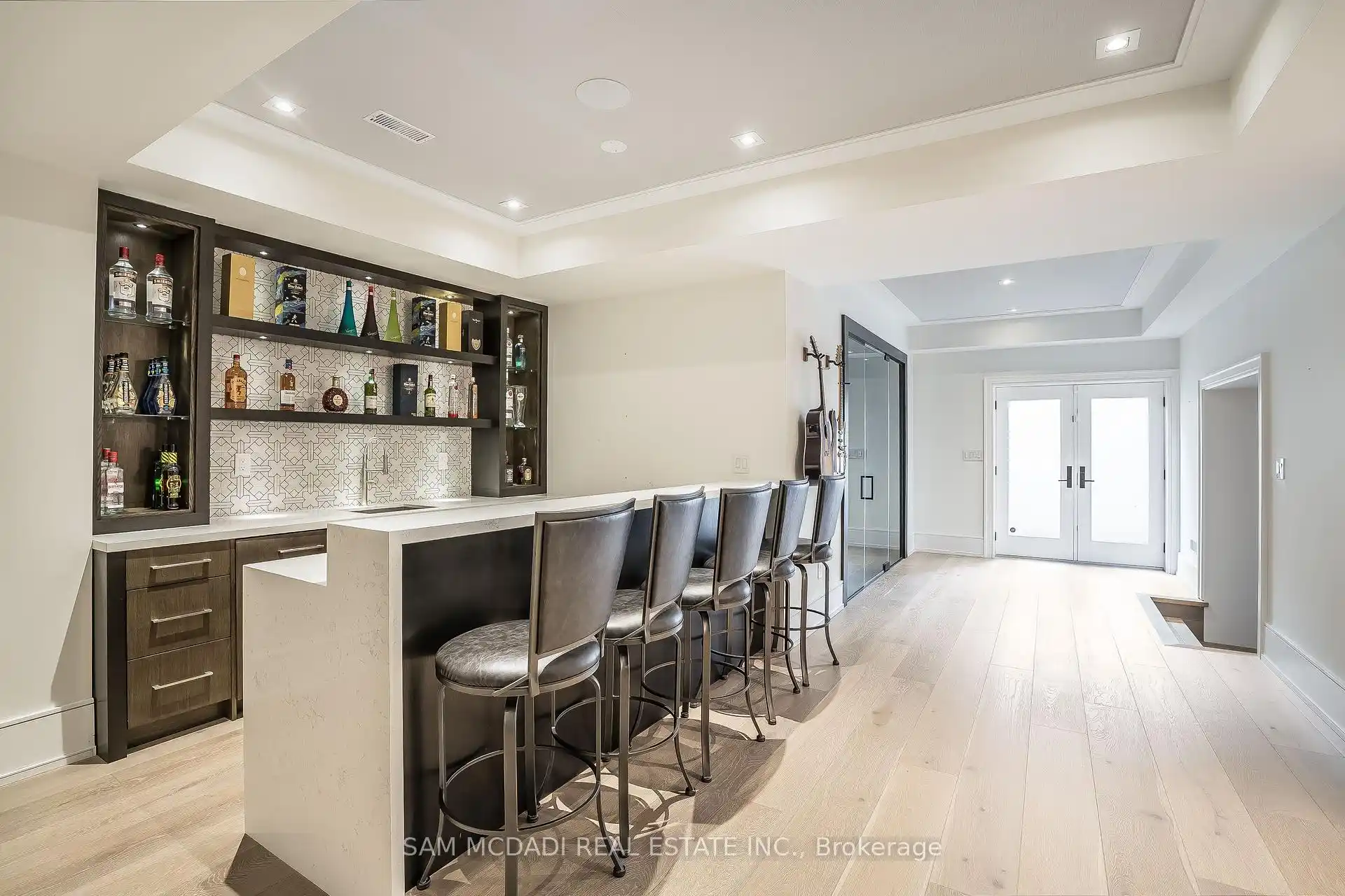 231 Wedgewood Drive, Oakville (W12736948) – image 43