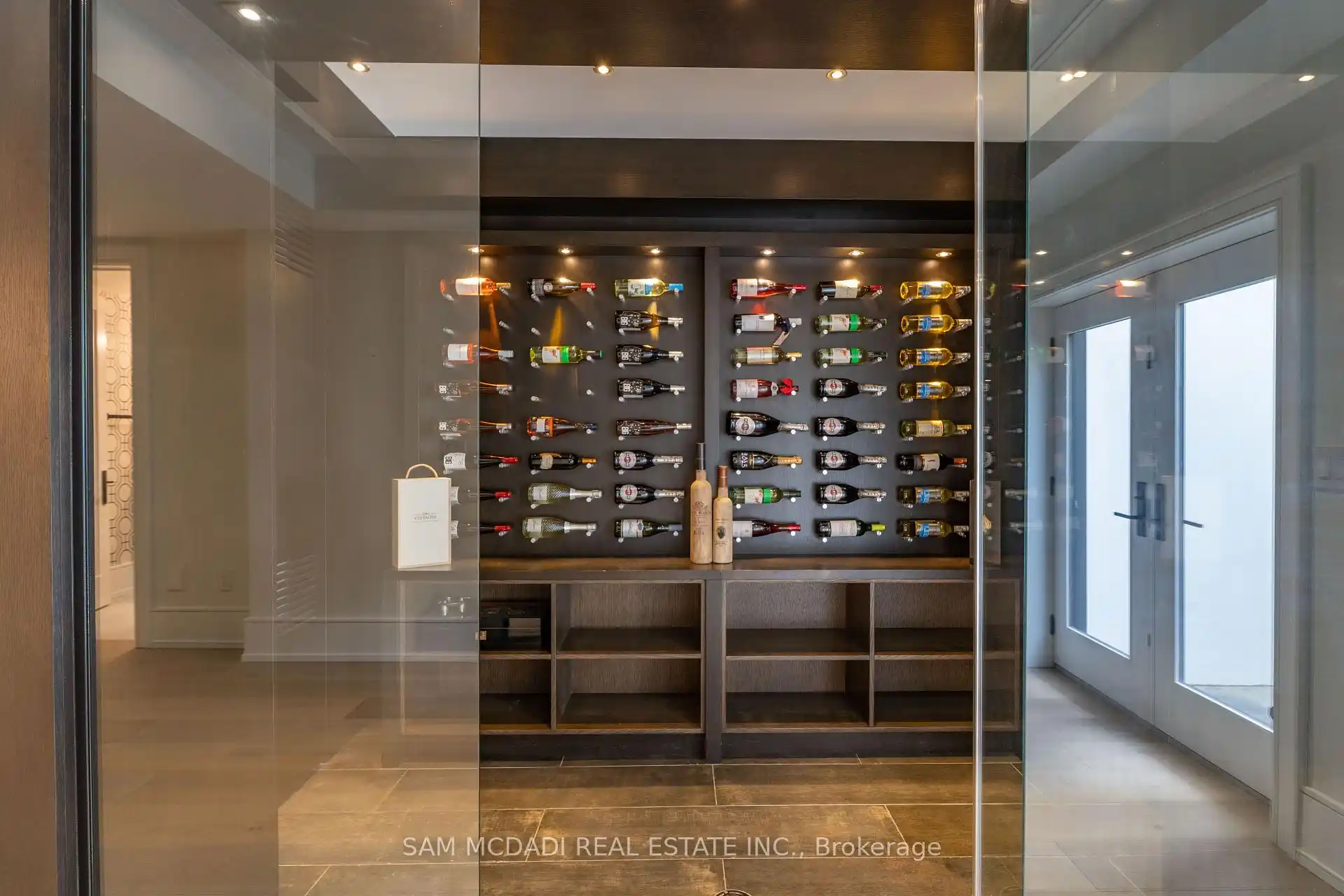 231 Wedgewood Drive, Oakville (W12736948) – image 46