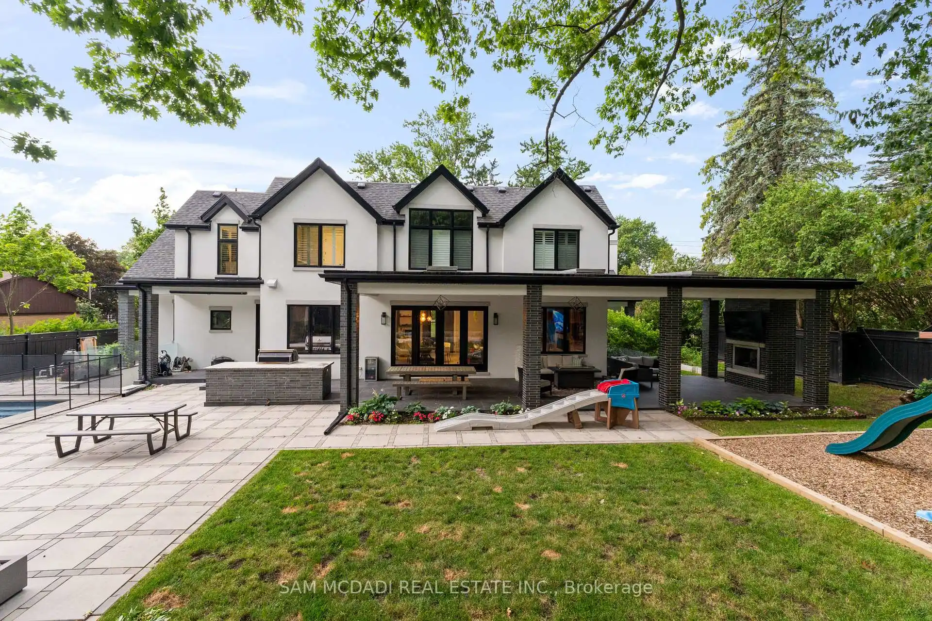 231 Wedgewood Drive, Oakville (W12736948) – image 49