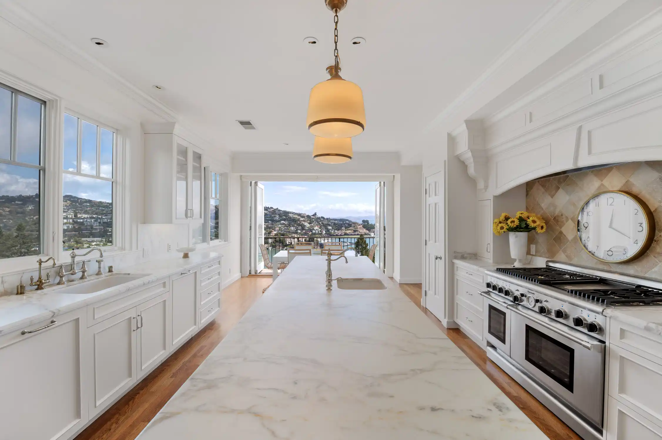 Iconic Belvedere View Estate – image 10