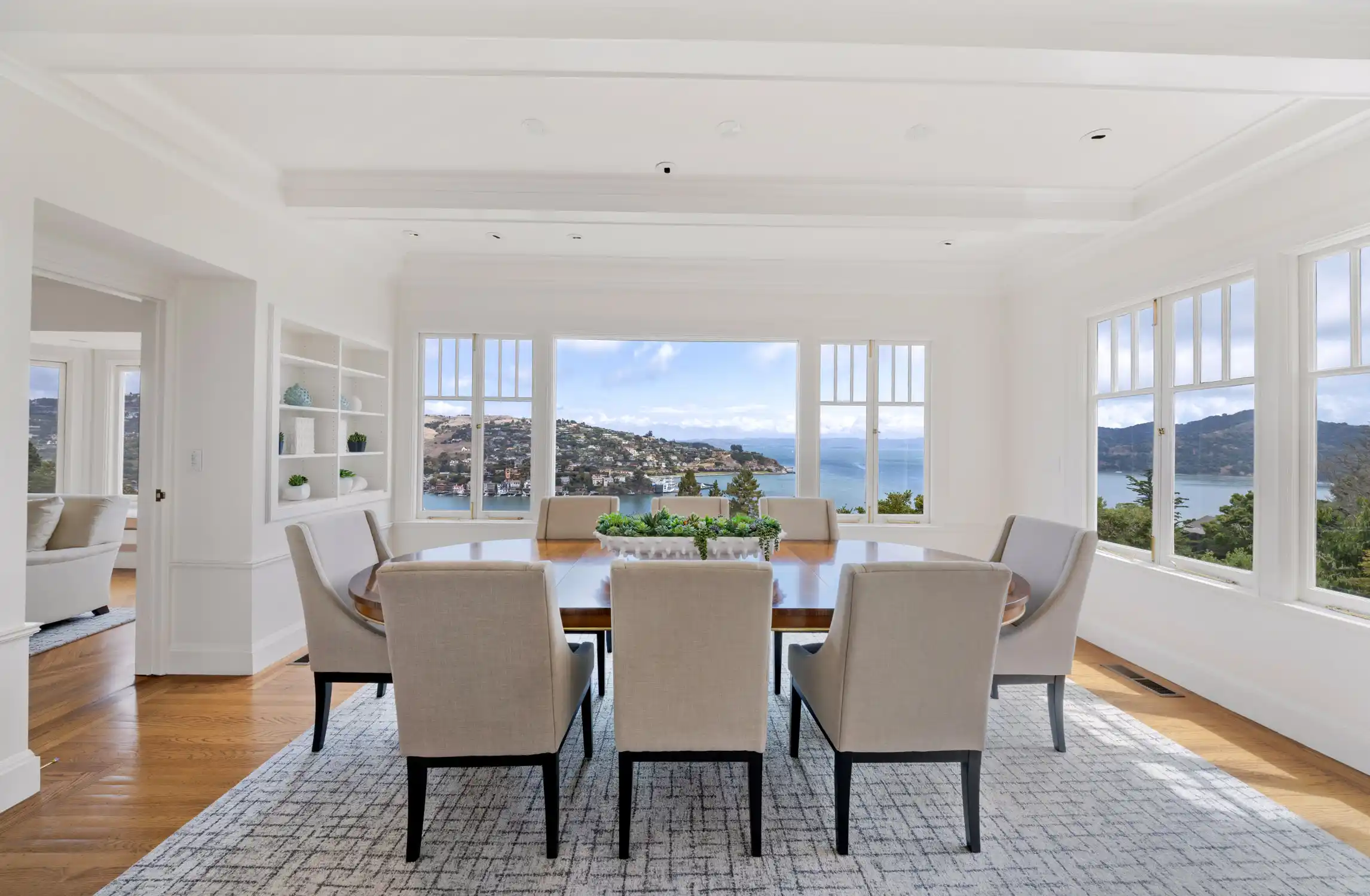 Iconic Belvedere View Estate – image 13