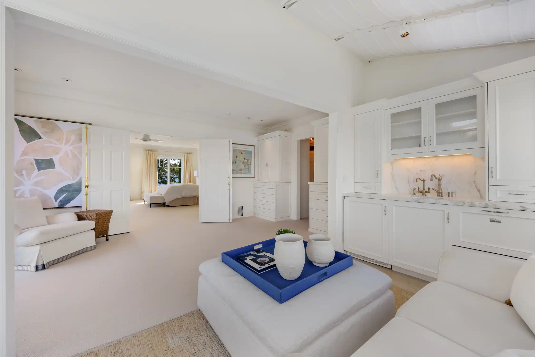 Iconic Belvedere View Estate – image 17