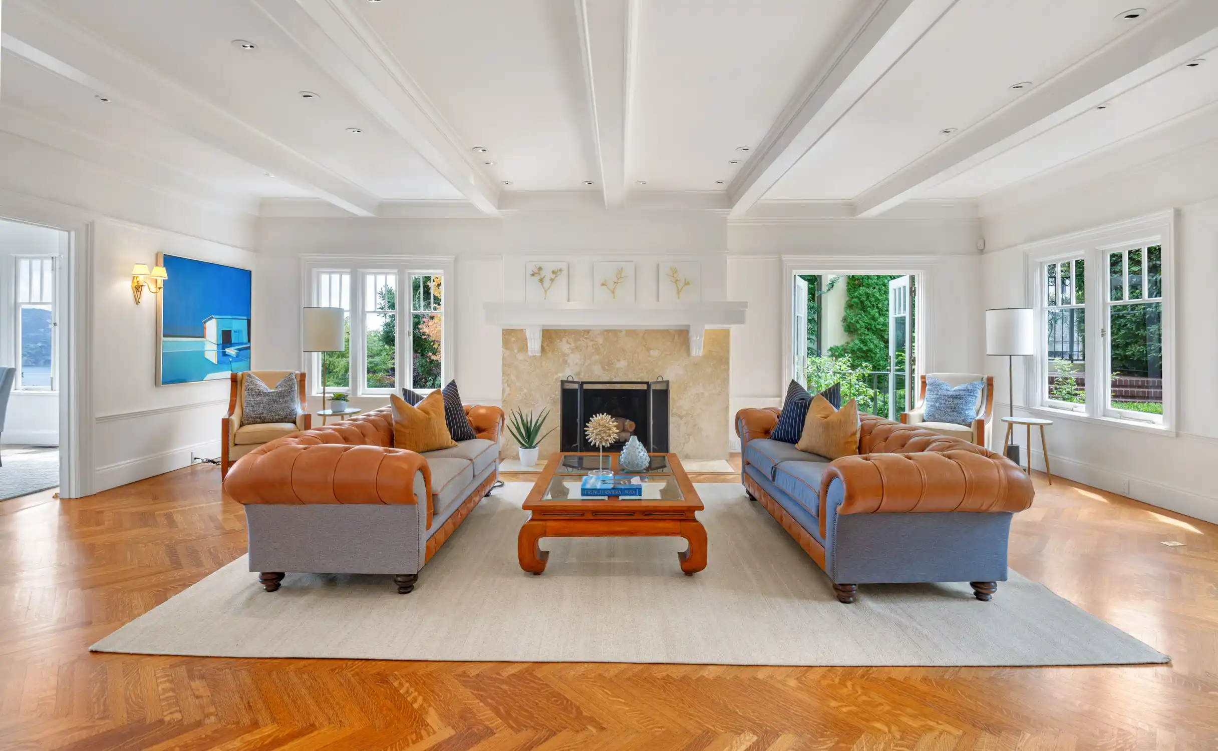 Iconic Belvedere View Estate – image 2