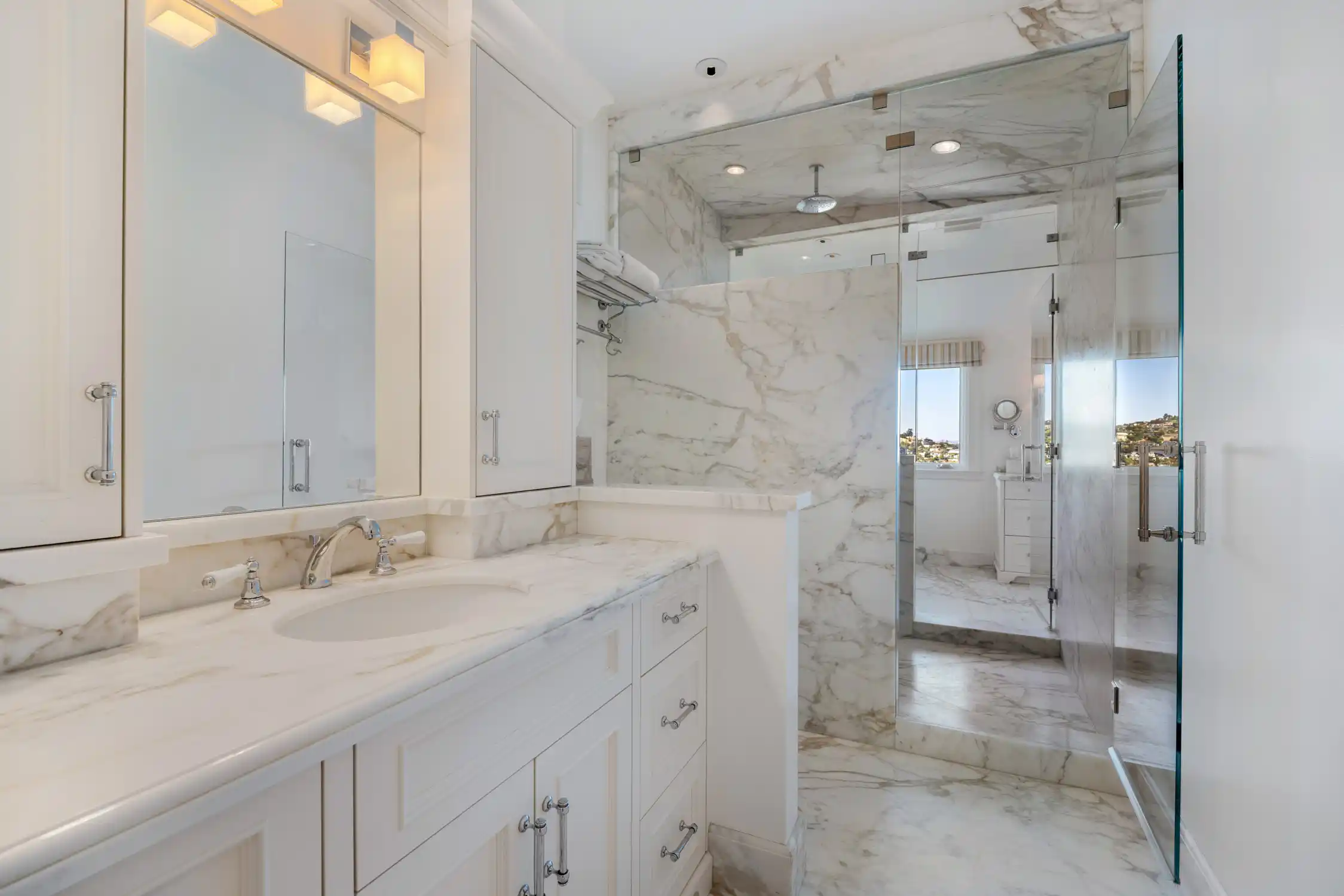 Iconic Belvedere View Estate – image 19