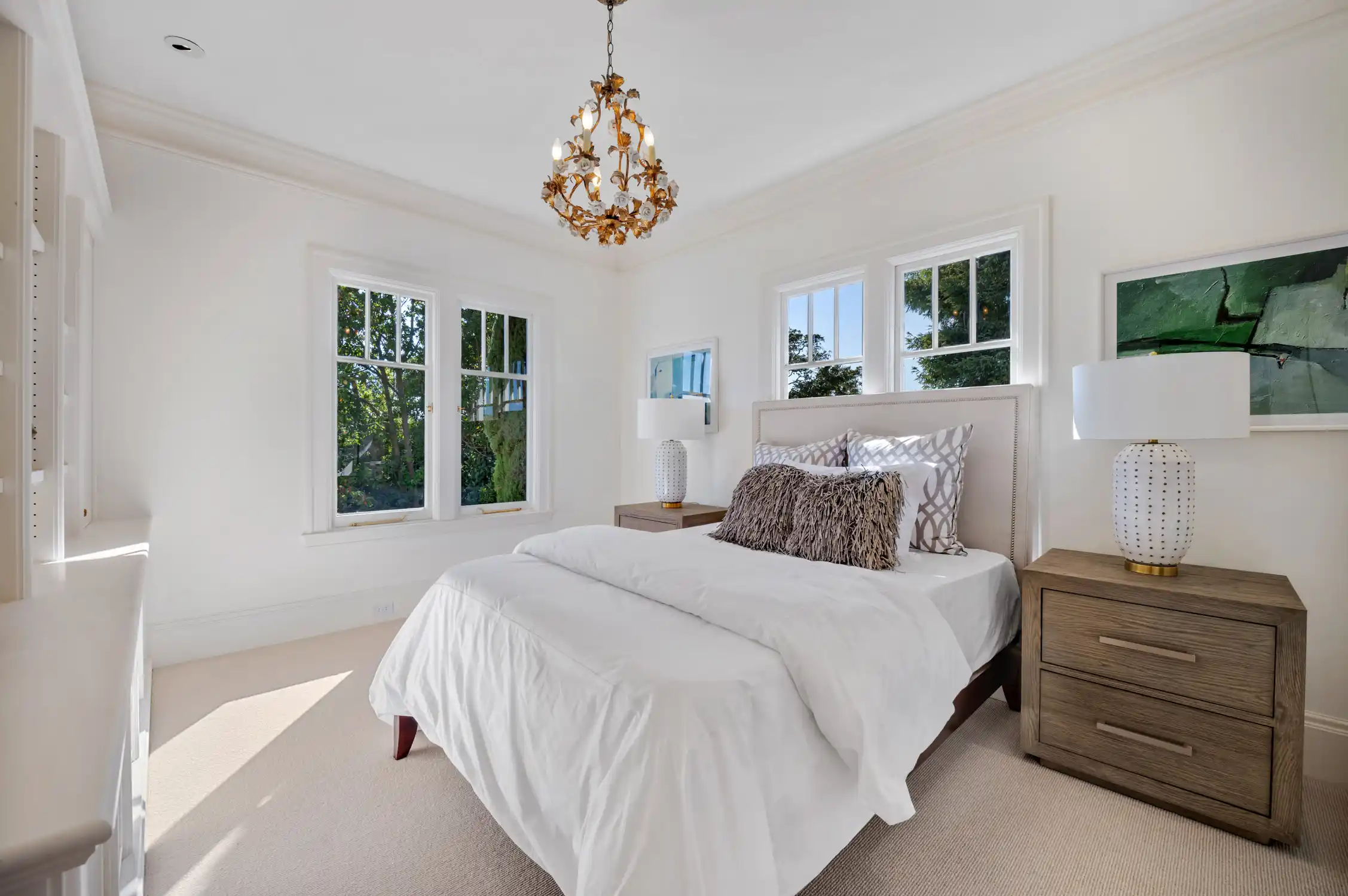 Iconic Belvedere View Estate – image 22