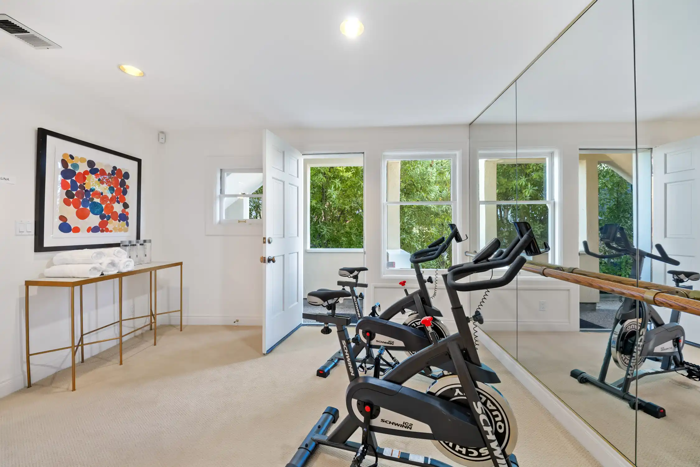 Iconic Belvedere View Estate – image 34