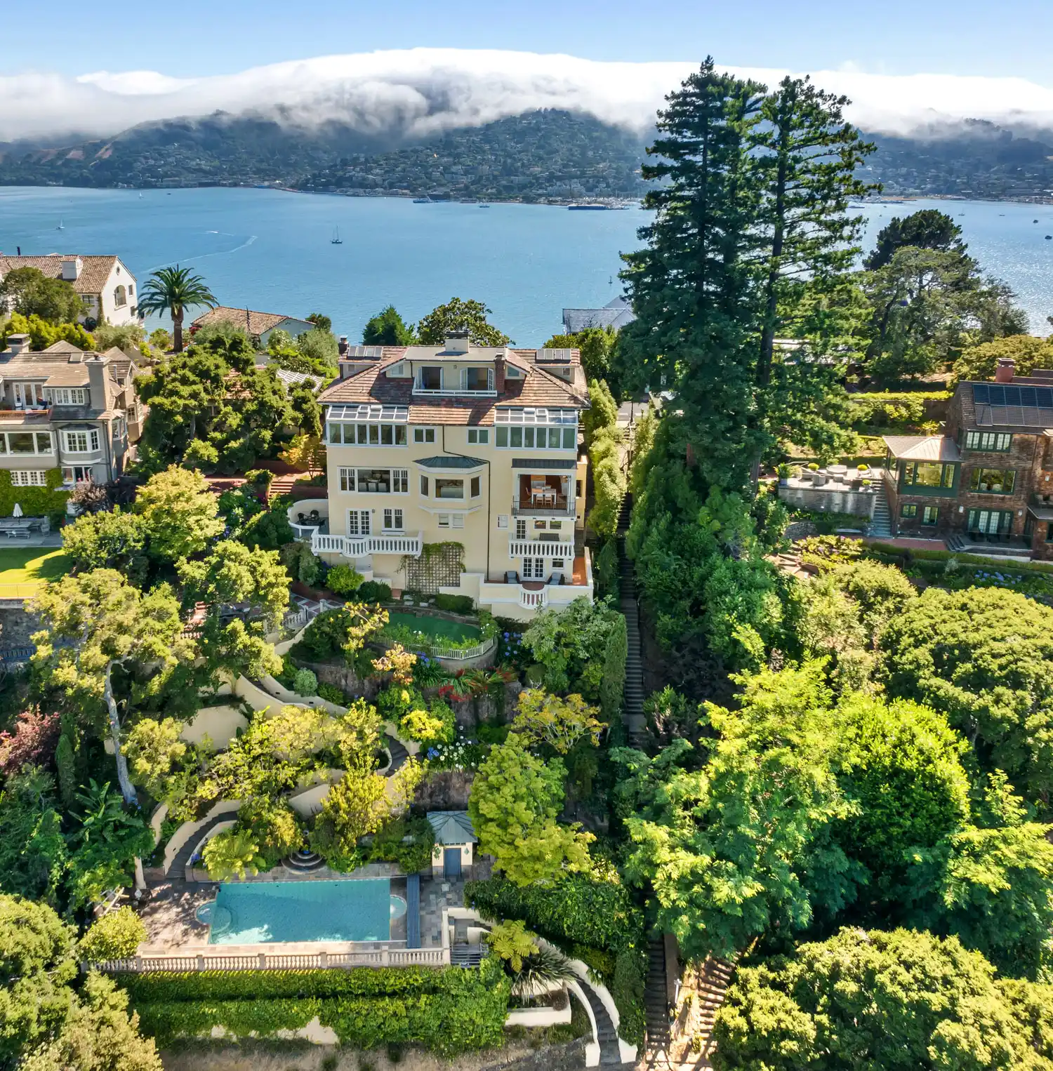 Iconic Belvedere View Estate – image 5