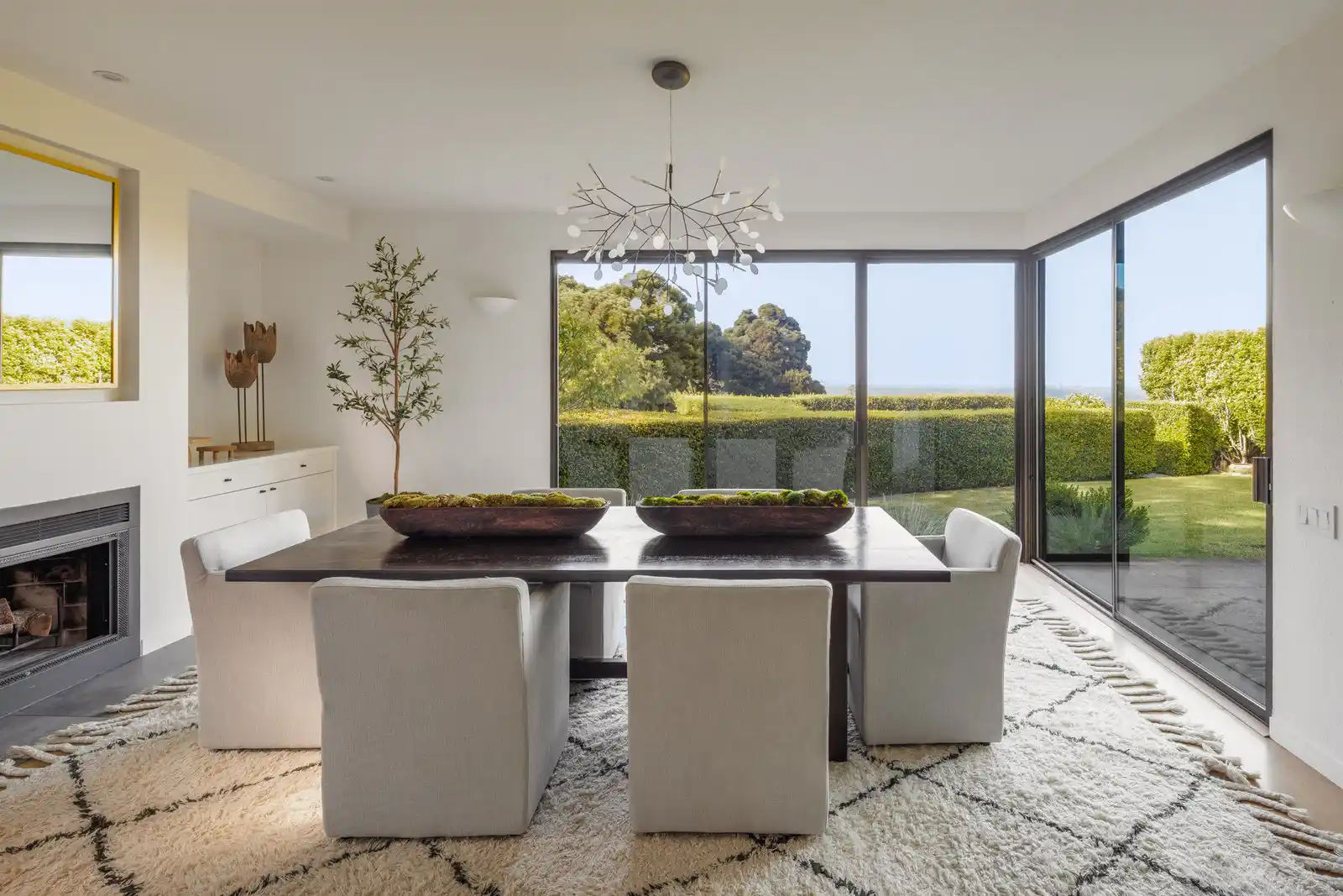 Sweeping Bay Views – image 10