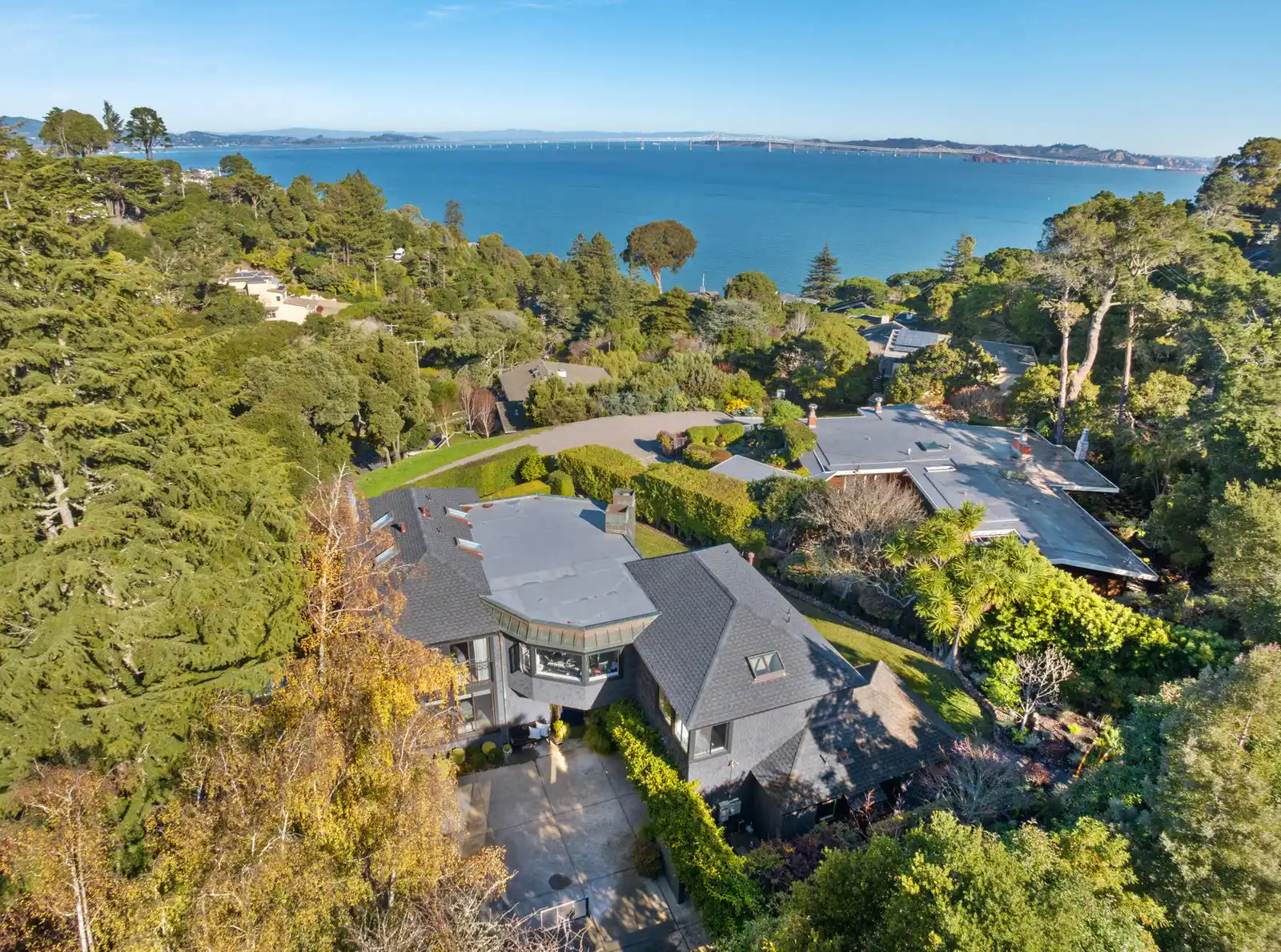 Sweeping Bay Views – image 2