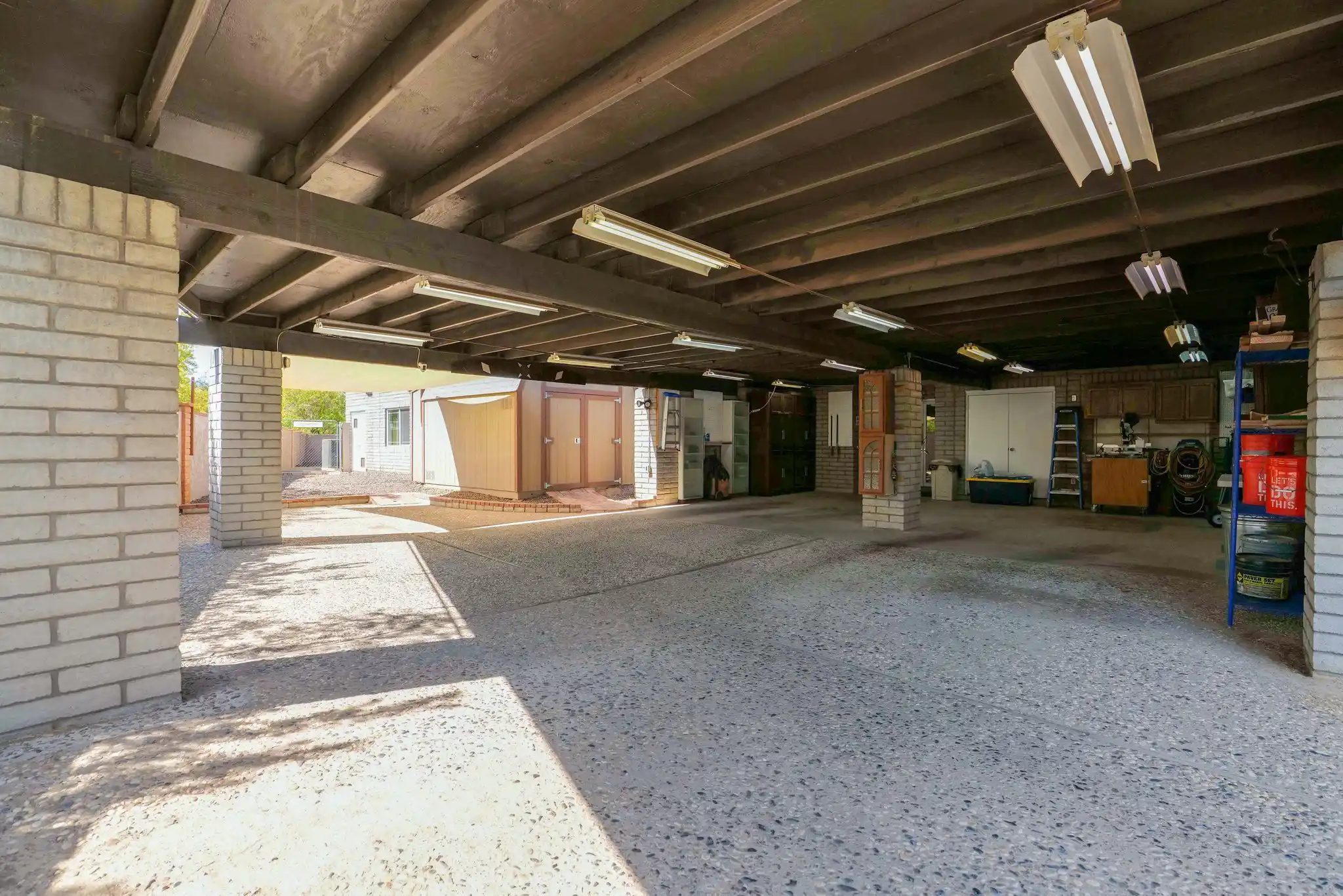 Unique Architectural Mid-Century Modern – image 55