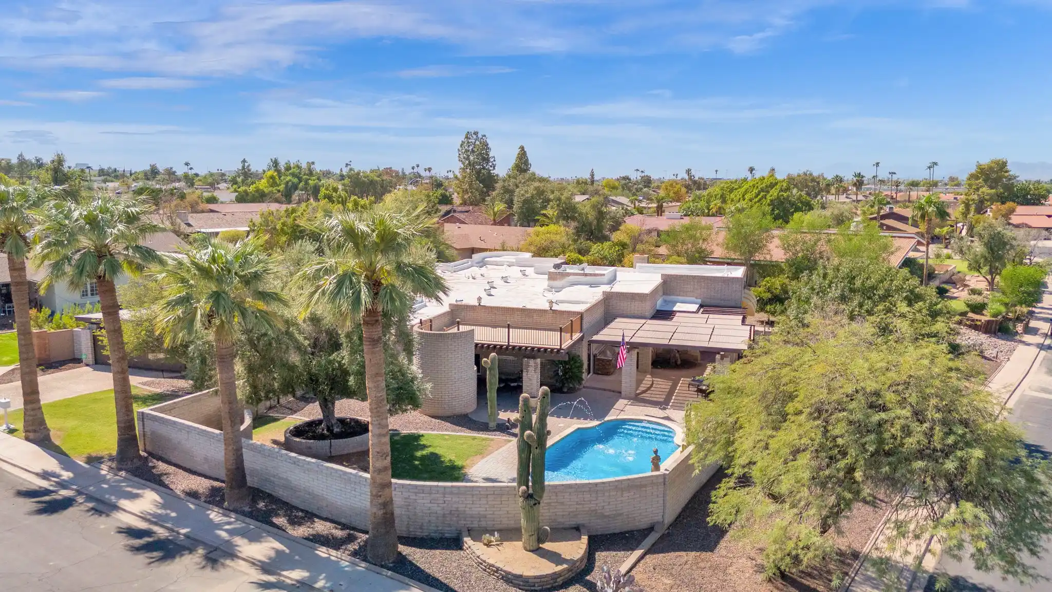 Unique Architectural Mid-Century Modern – image 60