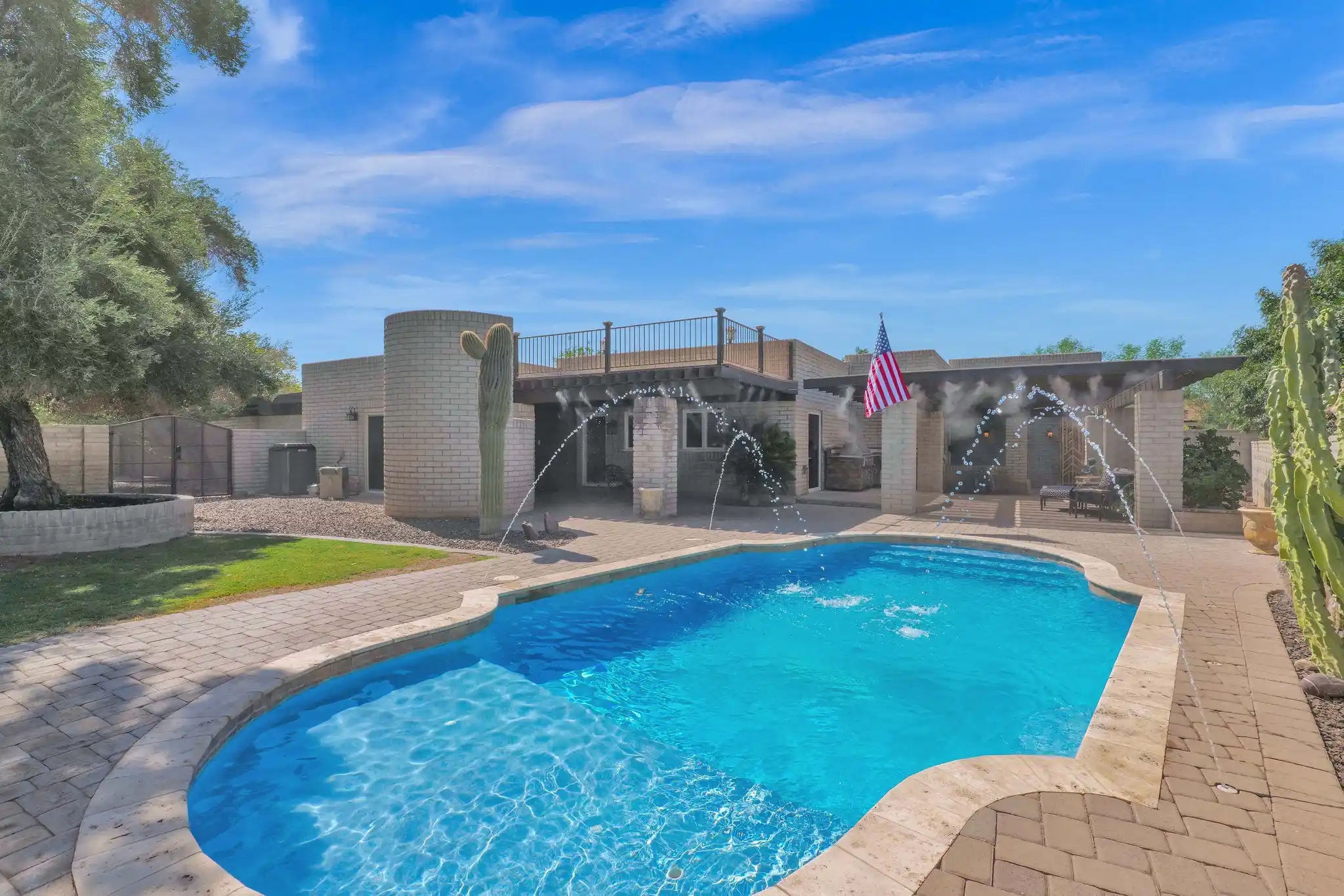 Unique Architectural Mid-Century Modern – image 42