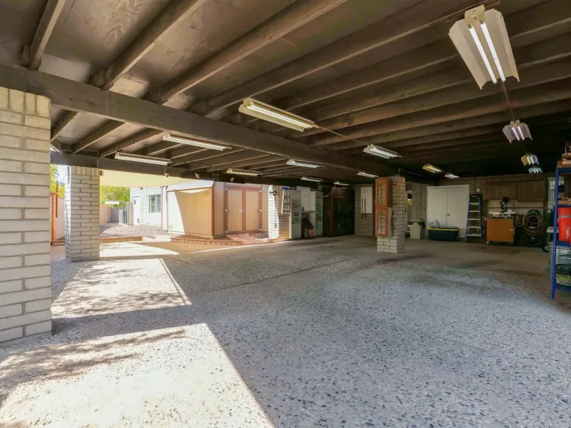 Unique Architectural Mid-Century Modern – image 55