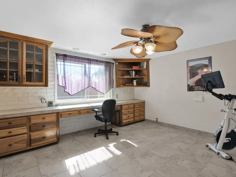 Unique Architectural Mid-Century Modern – image 34