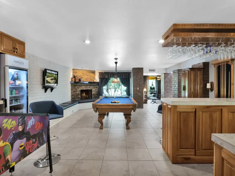 Unique Architectural Mid-Century Modern – image 12