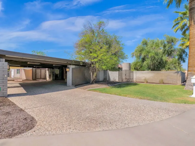 Unique Architectural Mid-Century Modern – image 56