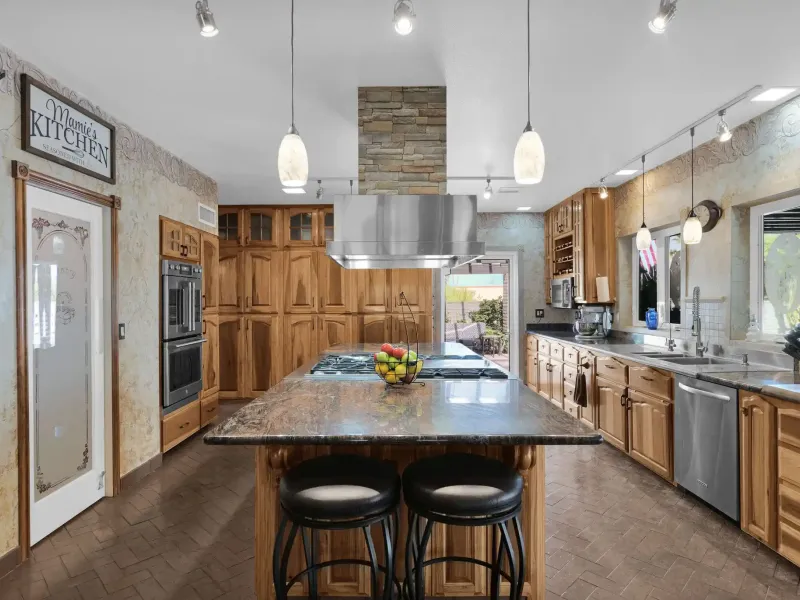 Unique Architectural Mid-Century Modern – image 16