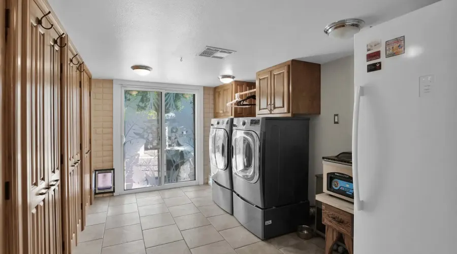 1265 W Mountain View Dr, Mesa, Arizona, 85201, United States, 4 Bedrooms Bedrooms, 10 Rooms Rooms,3 BathroomsBathrooms,Single family home,Residential,W Mountain View,1633253