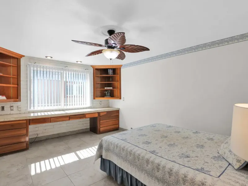 Unique Architectural Mid-Century Modern – image 35