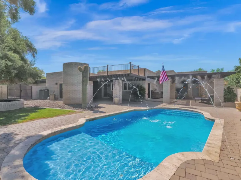 Unique Architectural Mid-Century Modern – image 42
