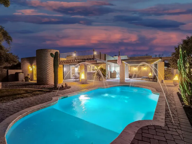 Unique Architectural Mid-Century Modern – image 65