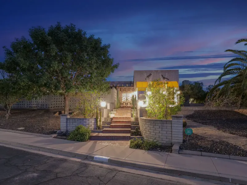 Unique Architectural Mid-Century Modern – image 62