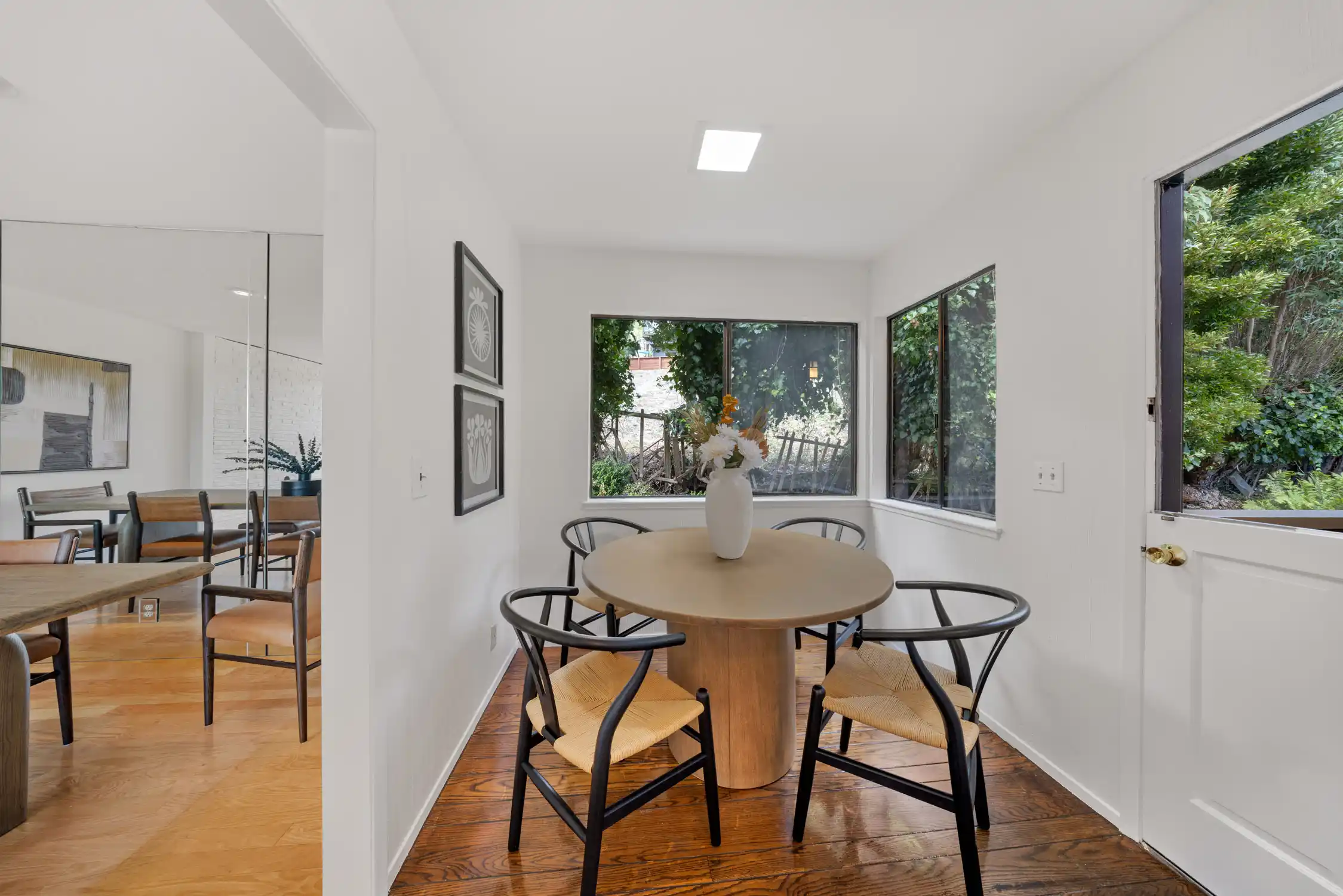 Situated in the heart of Old Town Tiburon – image 11