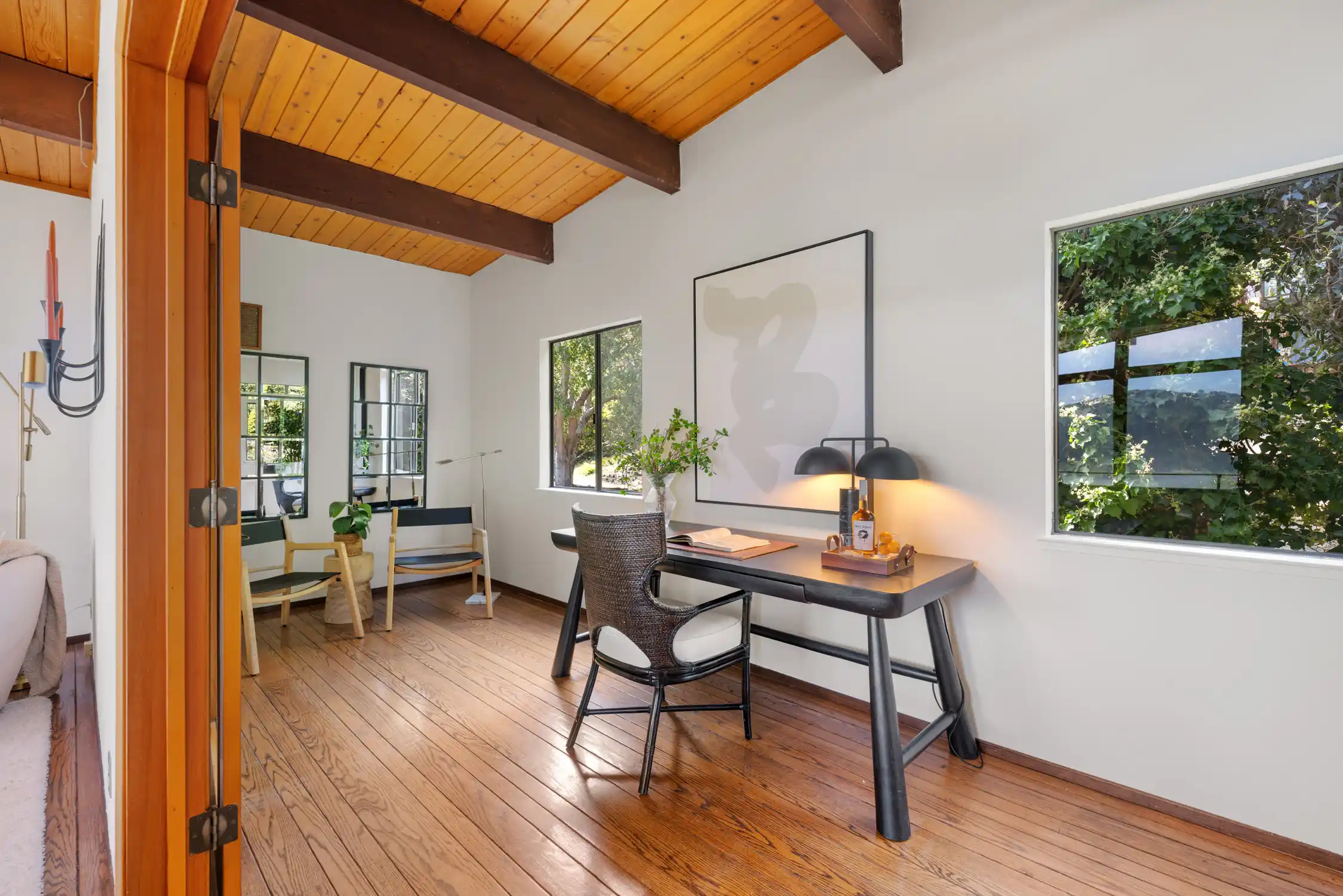 Situated in the heart of Old Town Tiburon – image 16