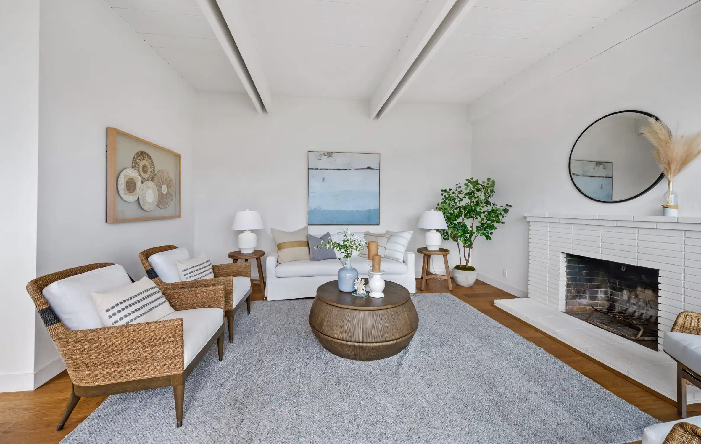 Situated in the heart of Old Town Tiburon – image 21
