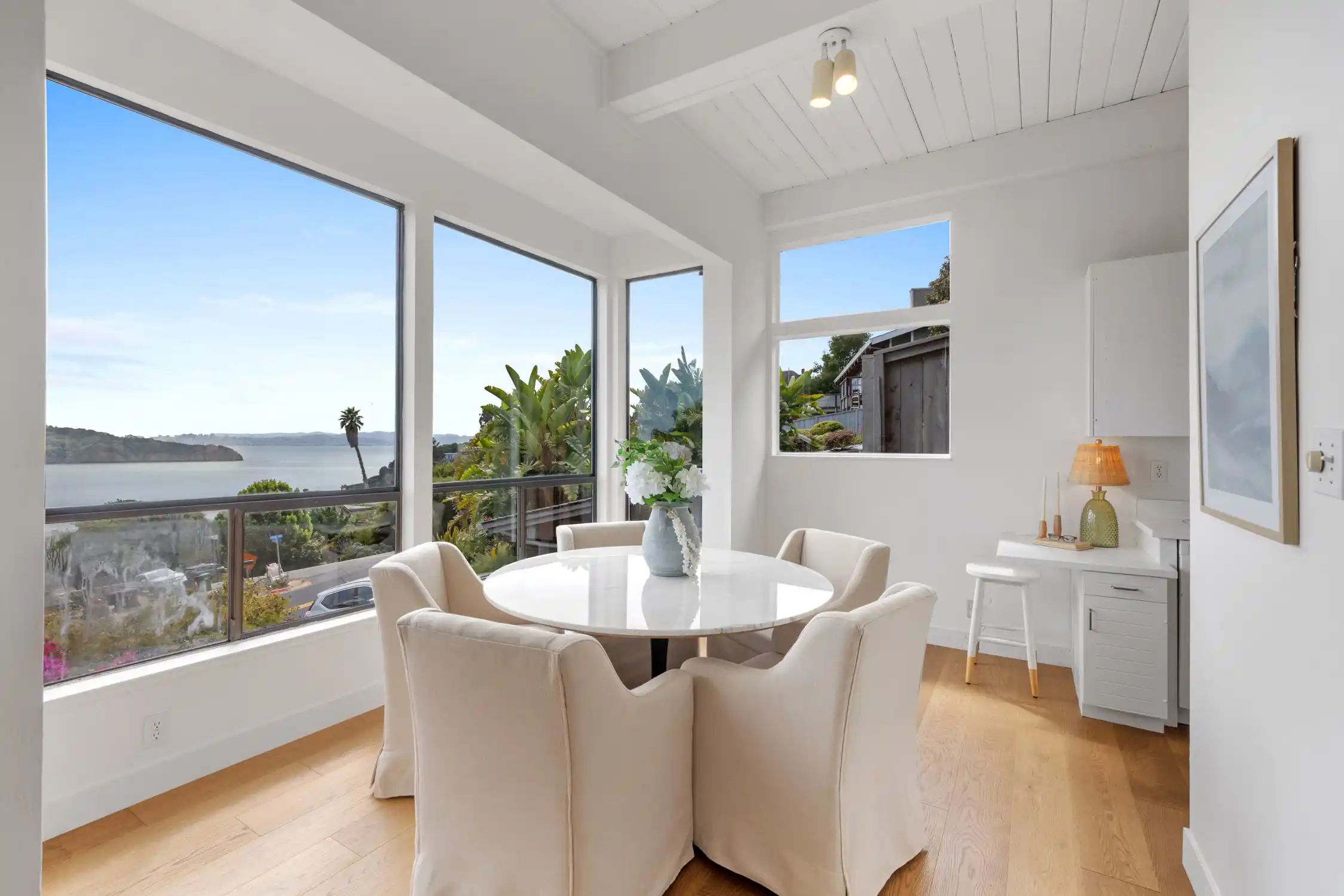 Situated in the heart of Old Town Tiburon – image 22
