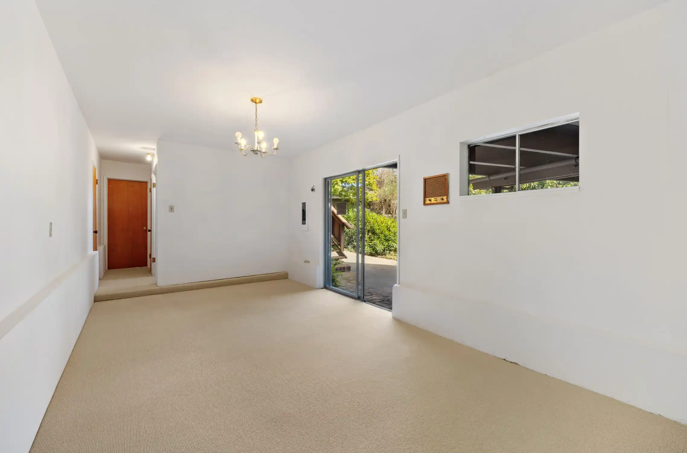 Situated in the heart of Old Town Tiburon – image 28