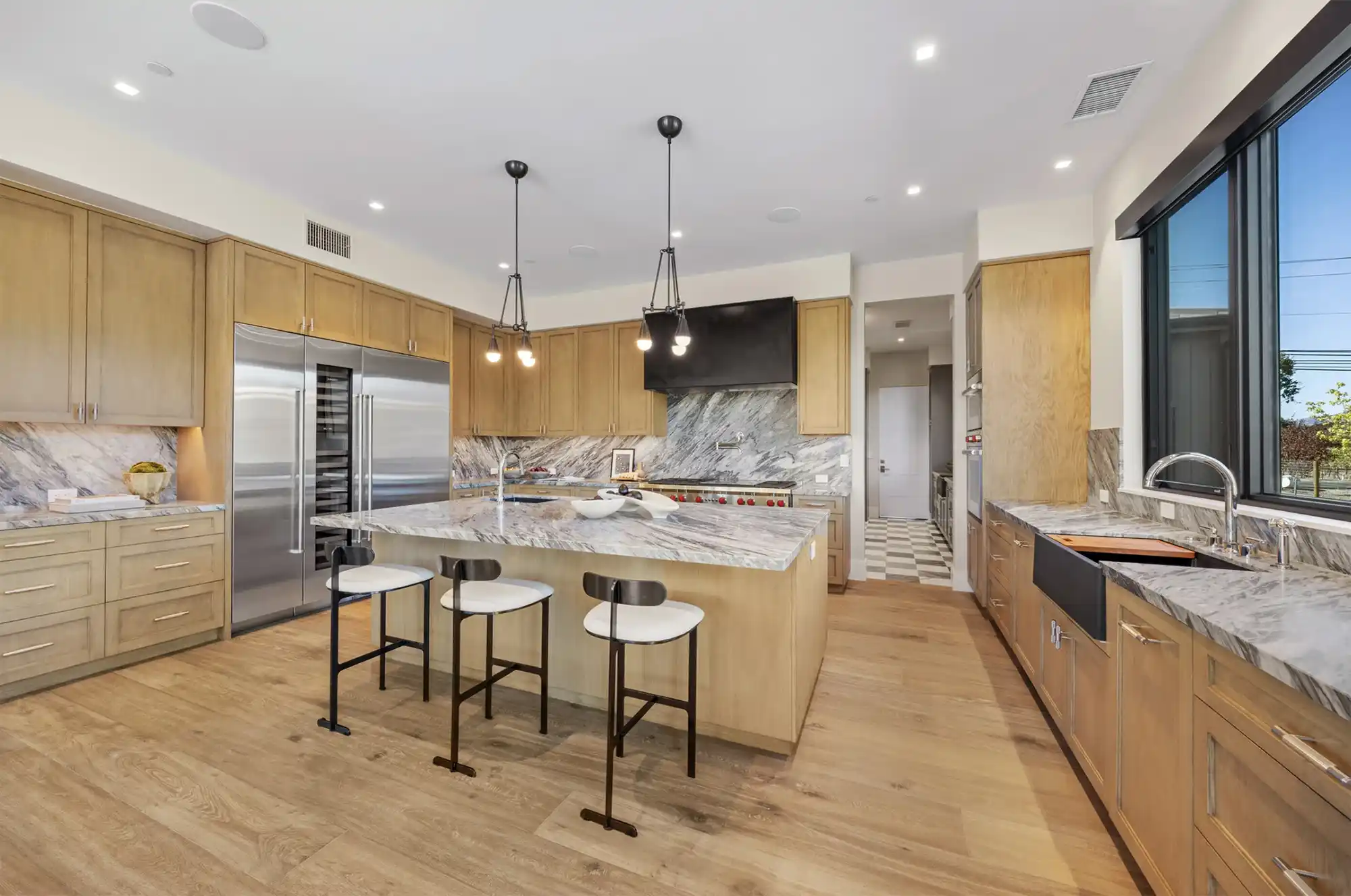 Newly constructed wine country estate – image 11