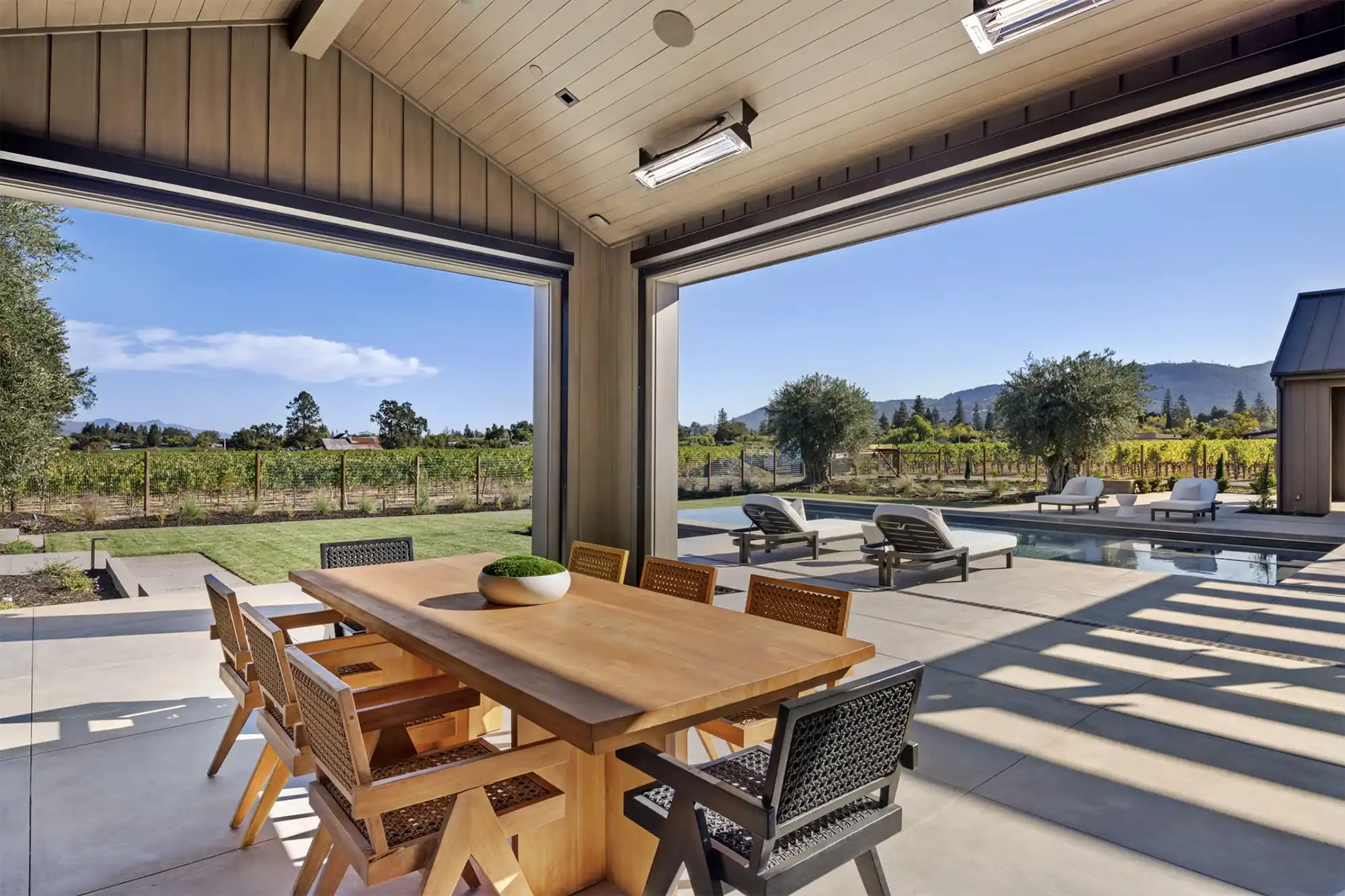 Newly constructed wine country estate – image 14