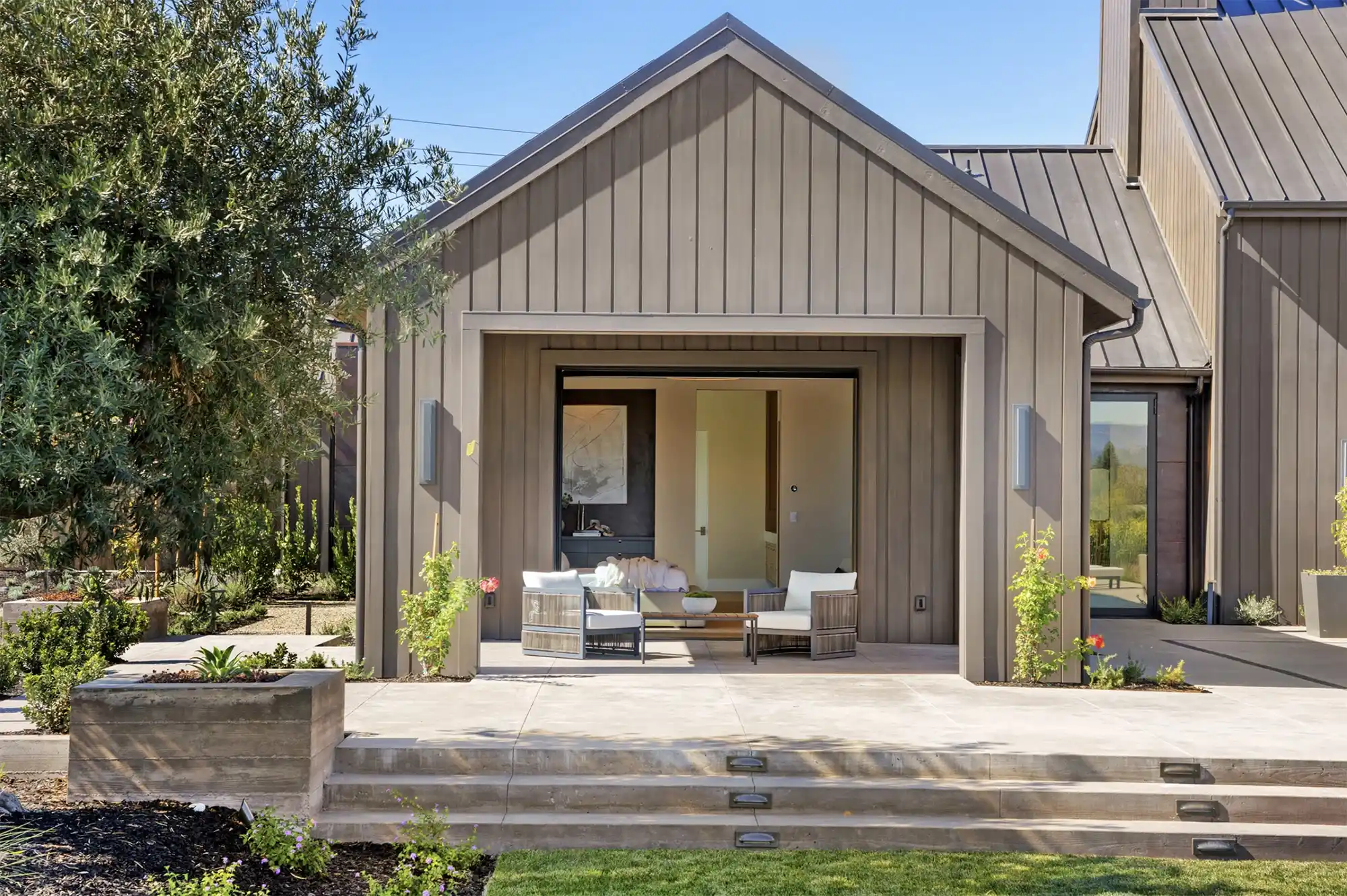 Newly constructed wine country estate – image 18