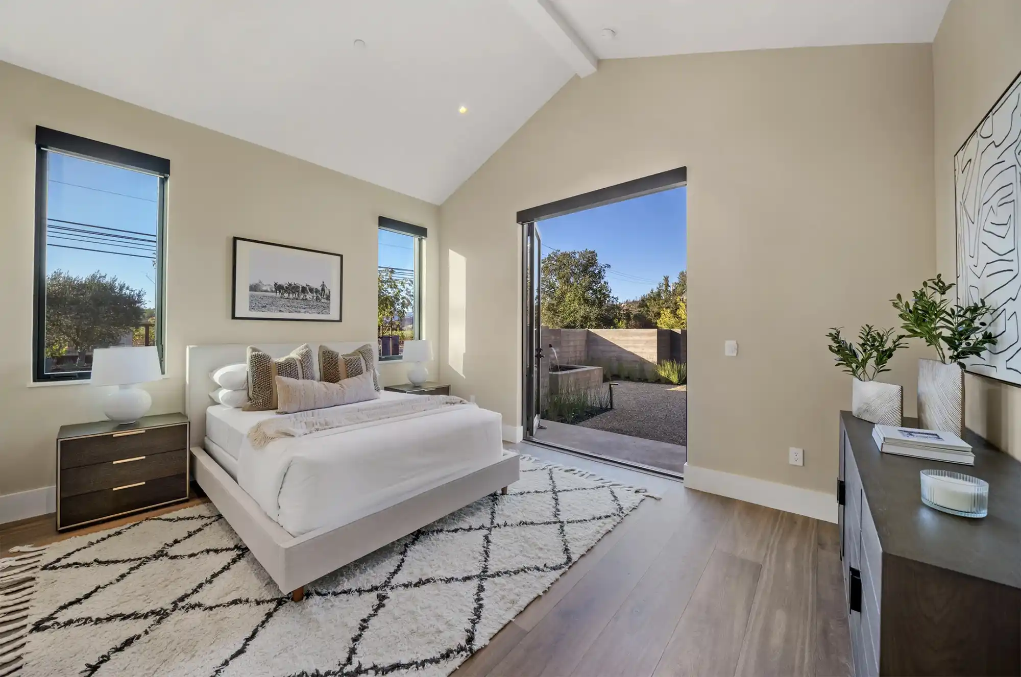 Newly constructed wine country estate – image 19
