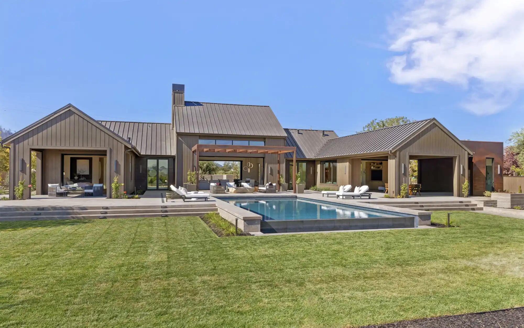 Newly constructed wine country estate – image 2