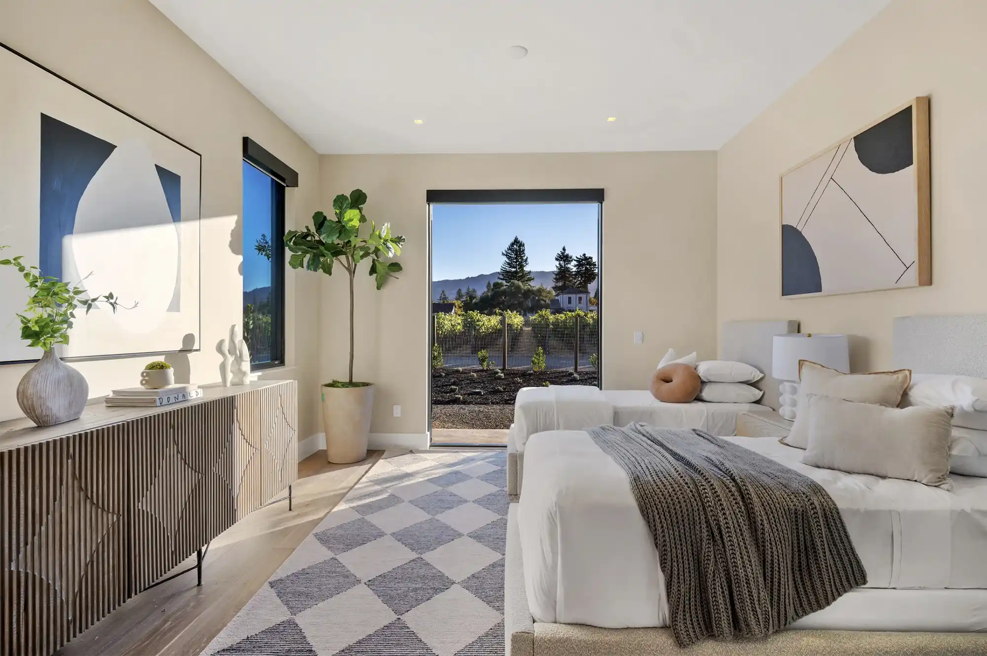 Newly constructed wine country estate – image 22