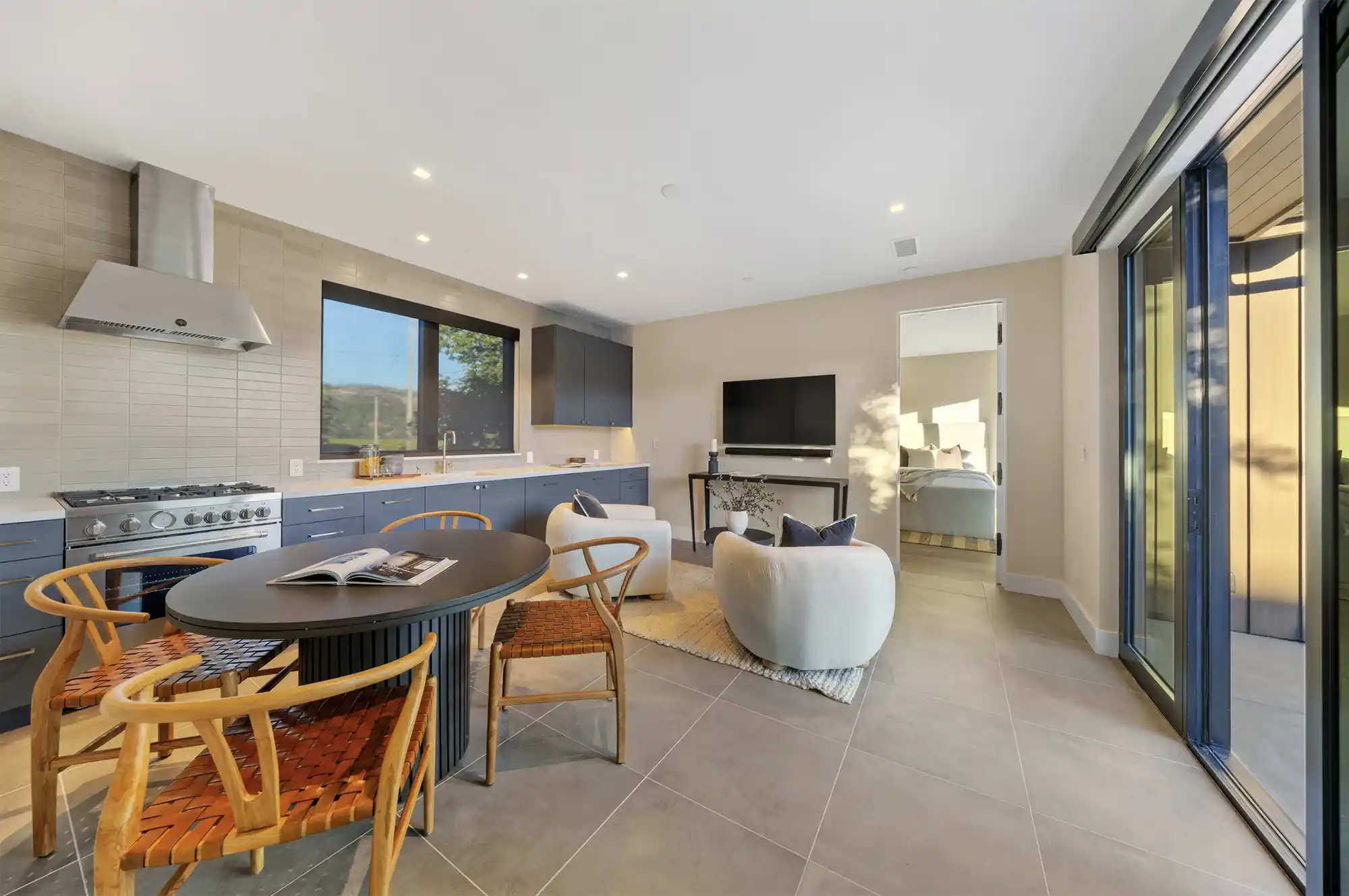Newly constructed wine country estate – image 26