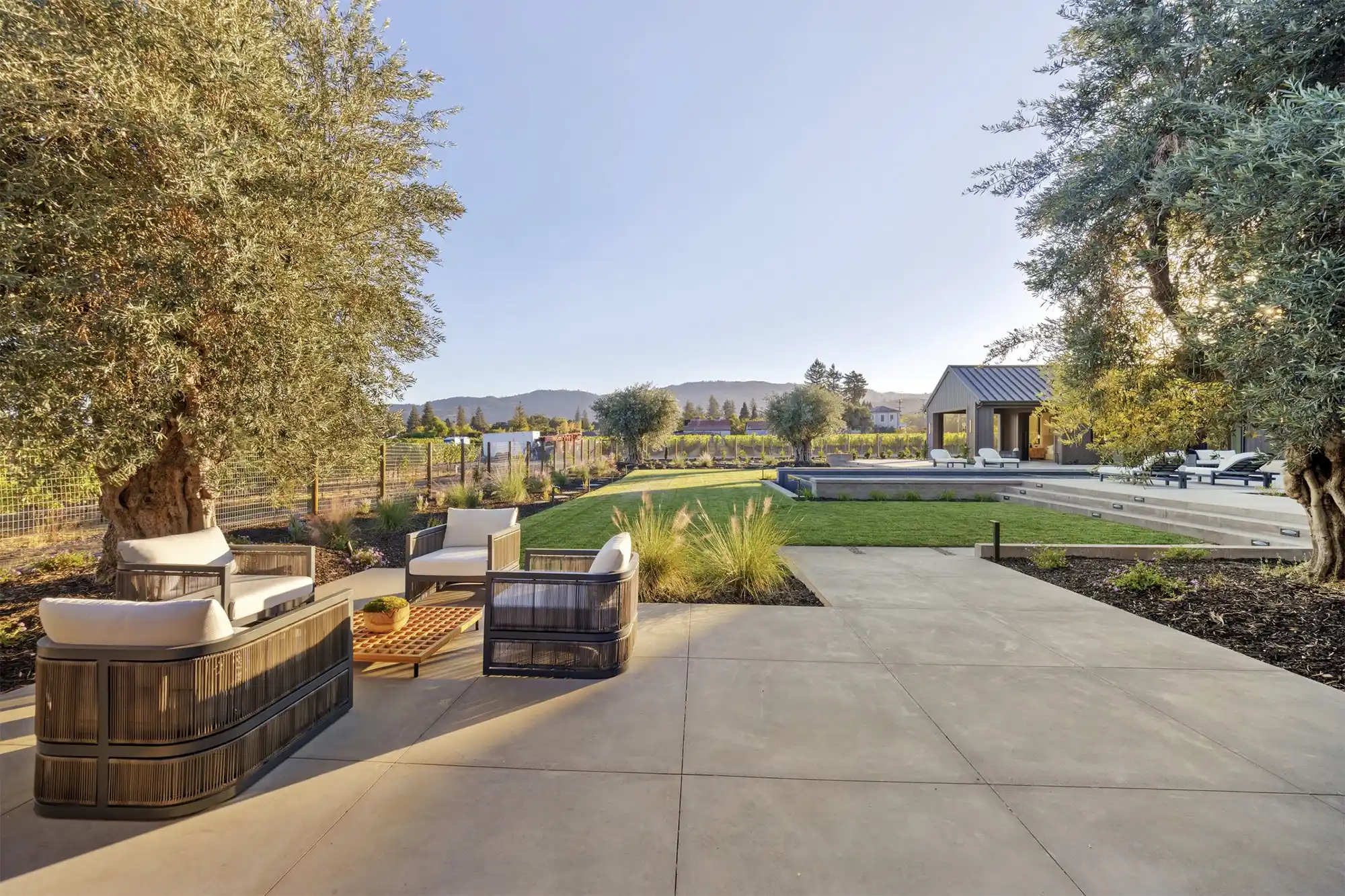 Newly constructed wine country estate – image 29