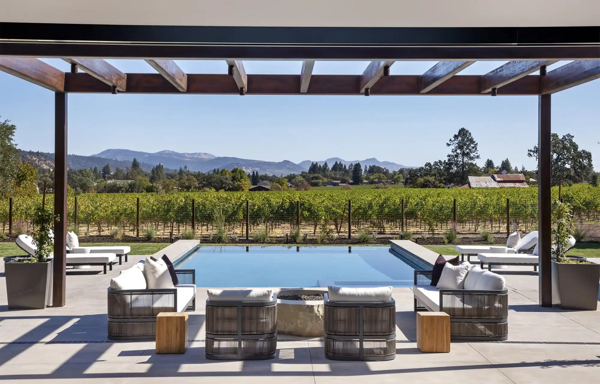 Newly constructed wine country estate – image 3