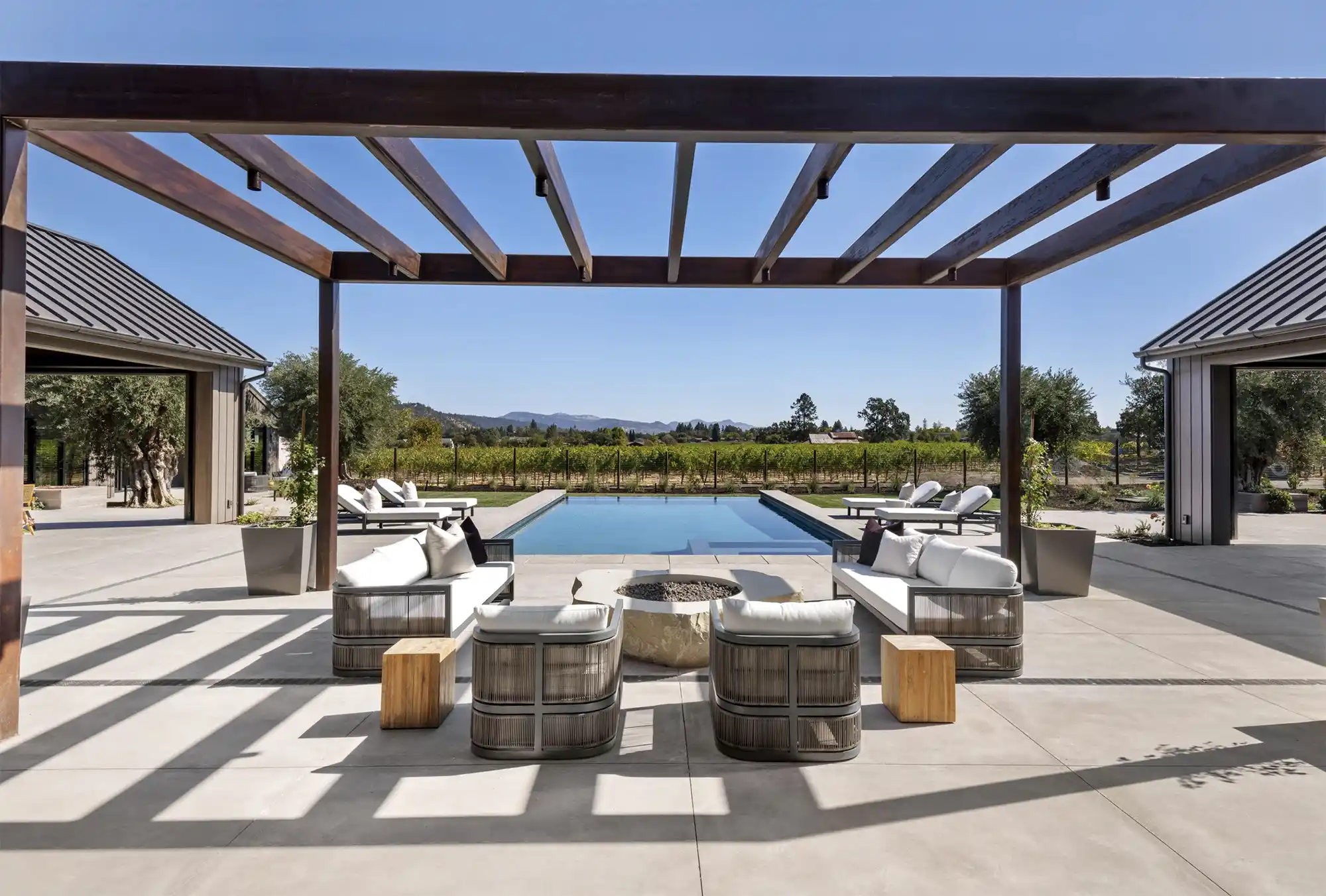 Newly constructed wine country estate – image 30