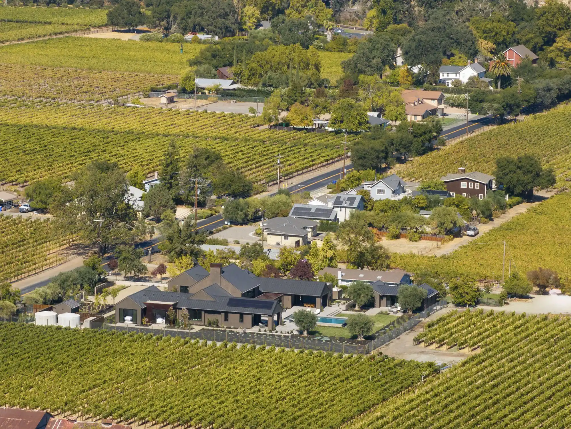 Newly constructed wine country estate – image 4