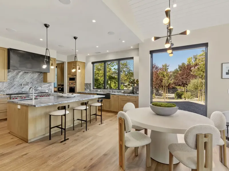 Newly constructed wine country estate – image 10