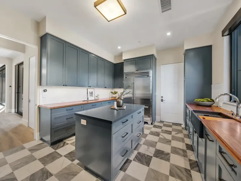 Newly constructed wine country estate – image 12