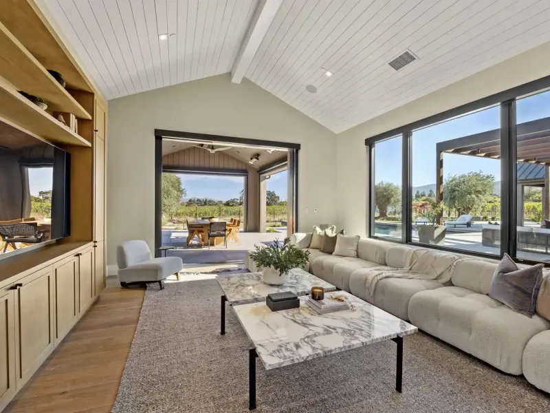 Newly constructed wine country estate – image 13