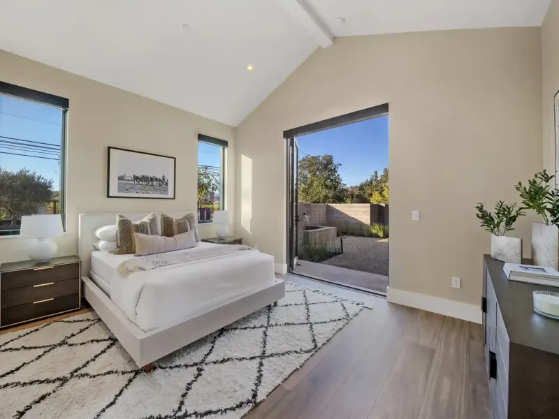 Newly constructed wine country estate – image 19