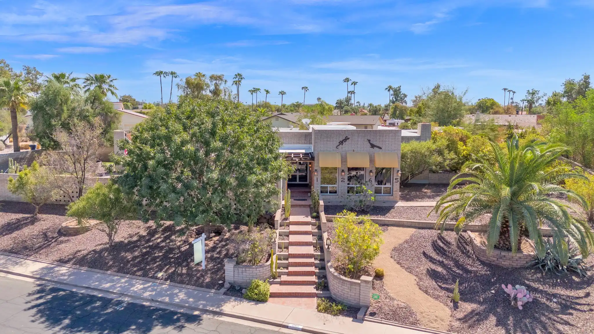 Unique Mid-Century Modern Home – image 1